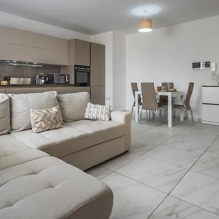 Wild Thyme - By Solea Homes Apartman *